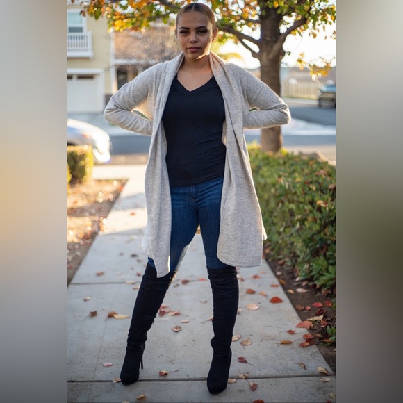 Chelsea Cardigan - Picture 3 of 3